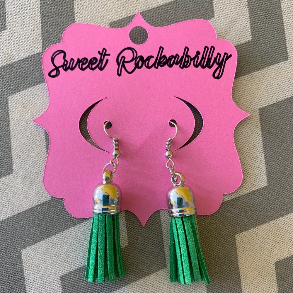 Green Tassel Earrings🍀